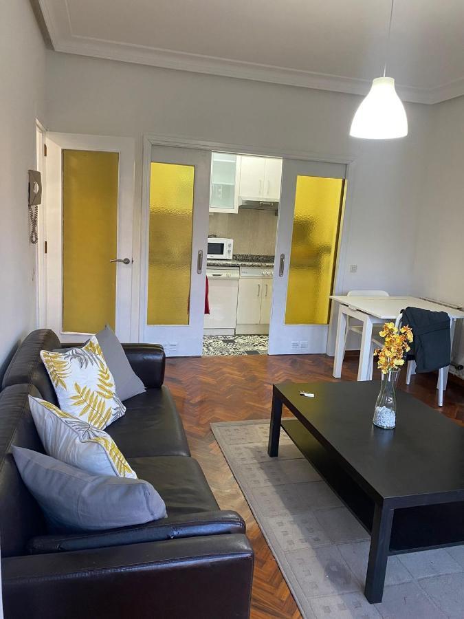 Apartamento Buenavista En Oviedo Bagian luar foto