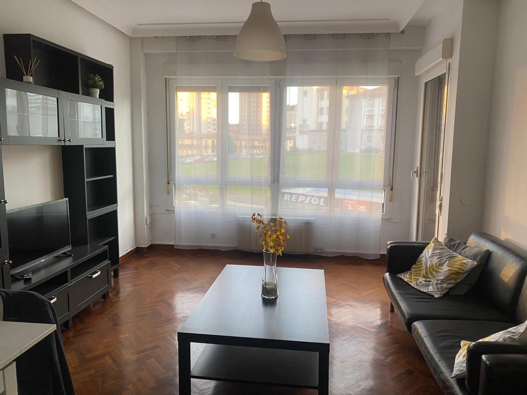 Apartamento Buenavista En Oviedo Bagian luar foto